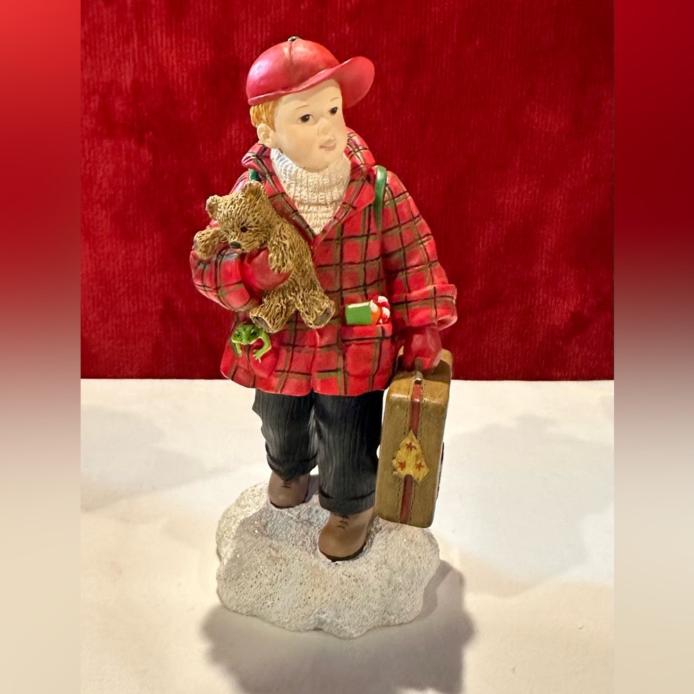 Pipka "Running Away with Santa" Memories of Christmas Figurine 2003
